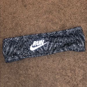 Brand New Reversible Fleece Headband Nike !